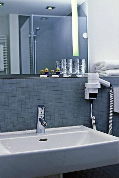 Overnight Tagungshotel Im Abz Kerpen  Phòng bức ảnh