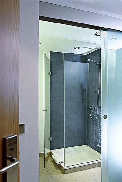 Overnight Tagungshotel Im Abz Kerpen  Phòng bức ảnh